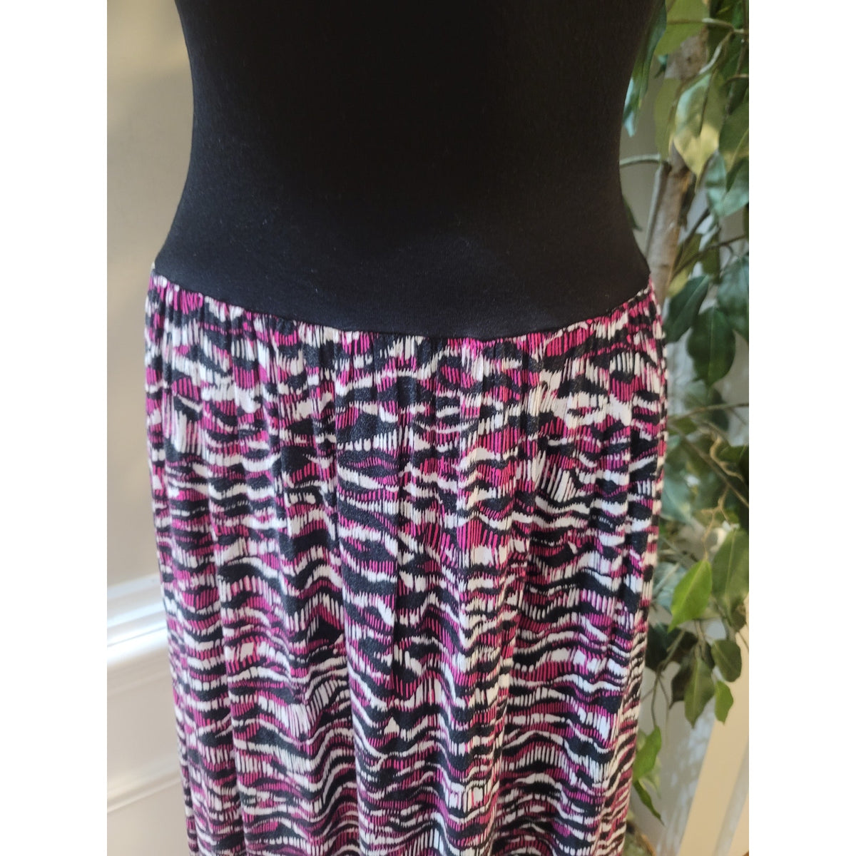 Daisy Fuentes Maxi Dress Women's Medium Black Zebra Scoop Casual Party/Cocktail