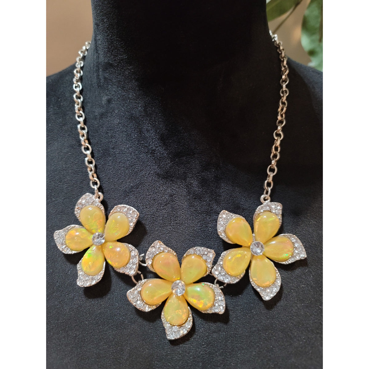 NY Women's Yellow Flower Opal Statement Necklace With Rhinestones Lobster Clasp