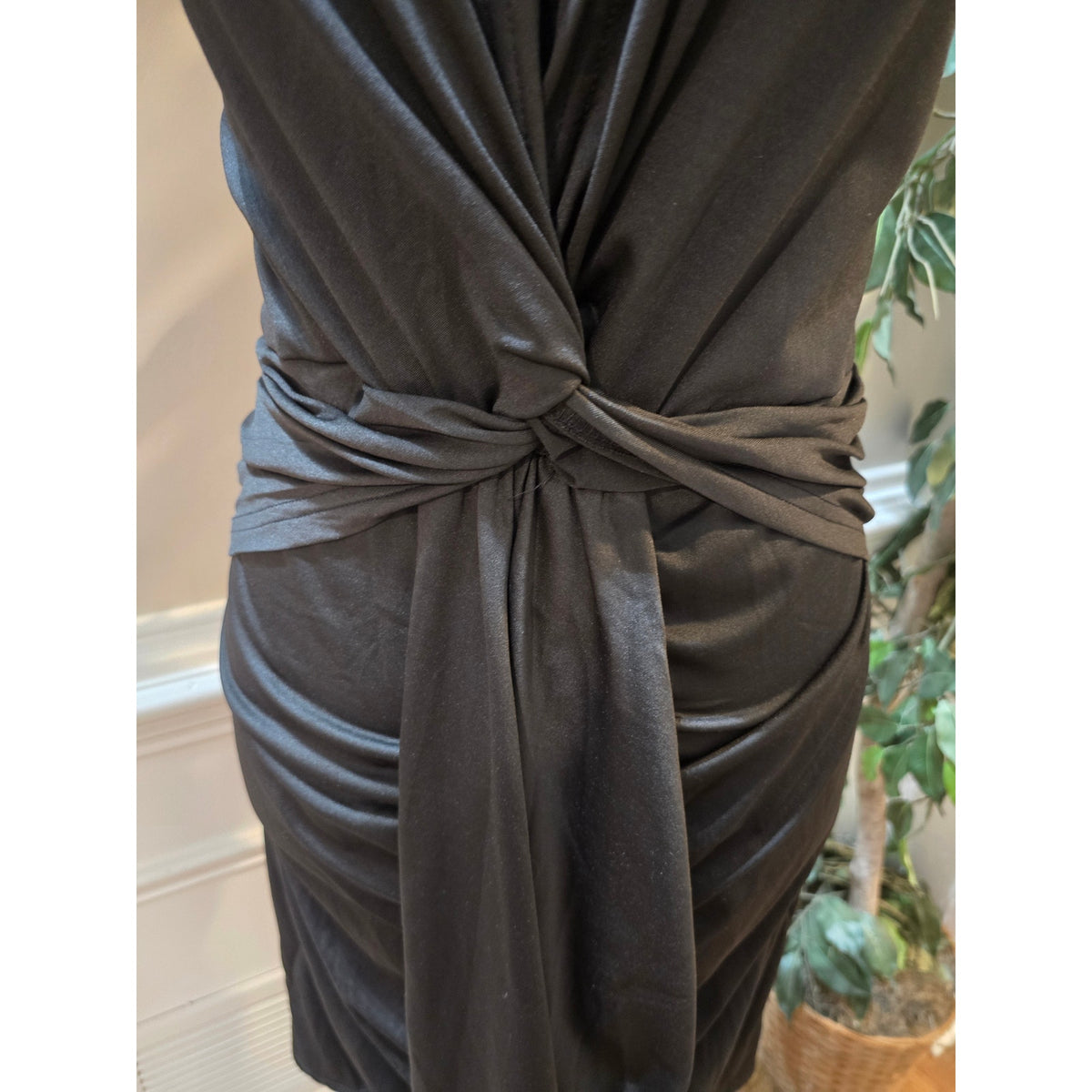 Mini Dress Women's Size 1XL Black Ruched Knot Front V-Neck Stretch Cap Sleeves