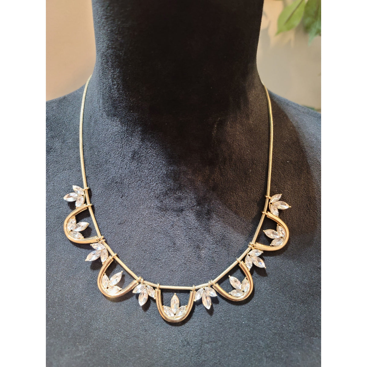 I.N.C Women’s Gold Tone Rhinestone Floral Fashion Necklace With Lobster Clasp