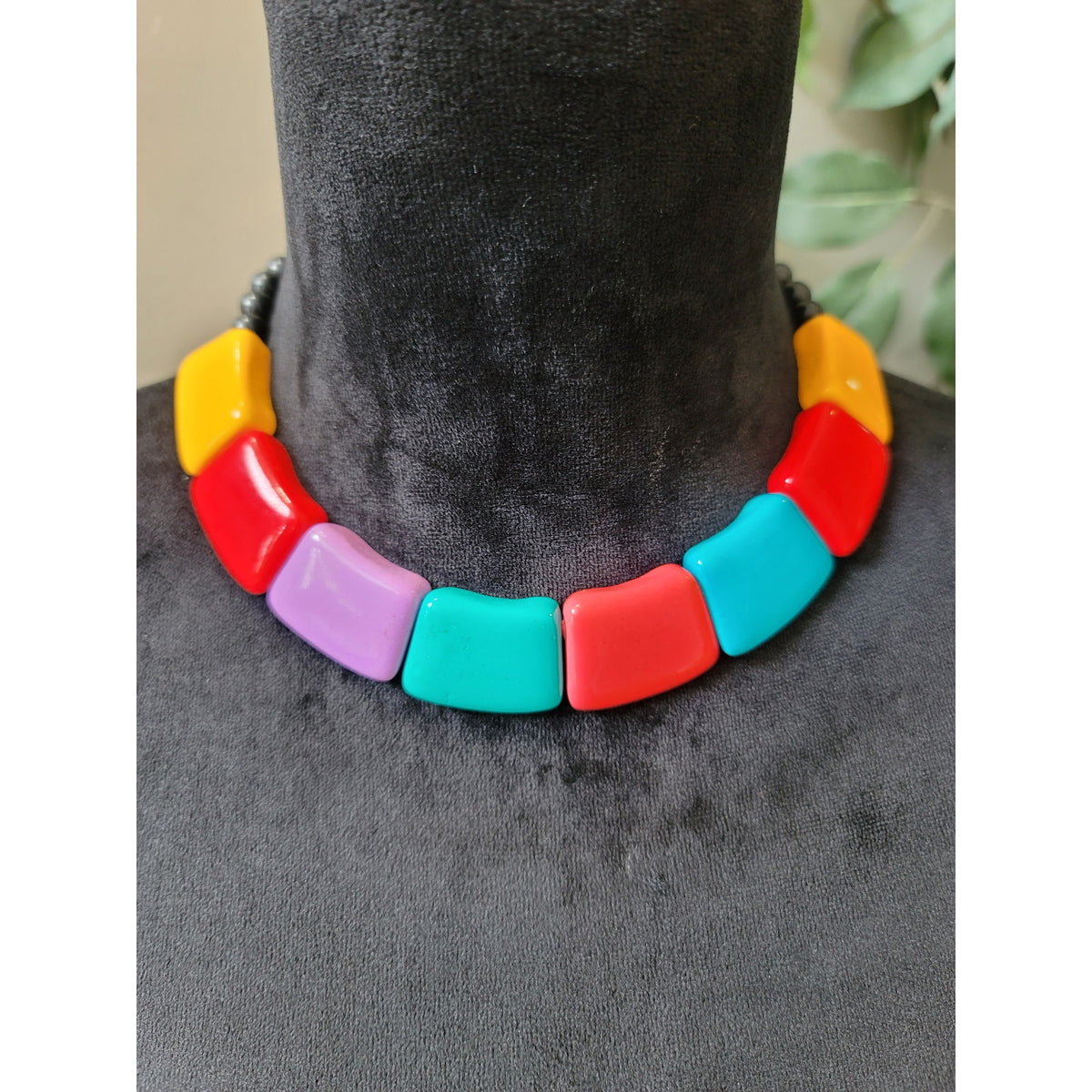 Women's Multicolor Chunky Beaded Statement Necklace With Toggle Clasp Lock