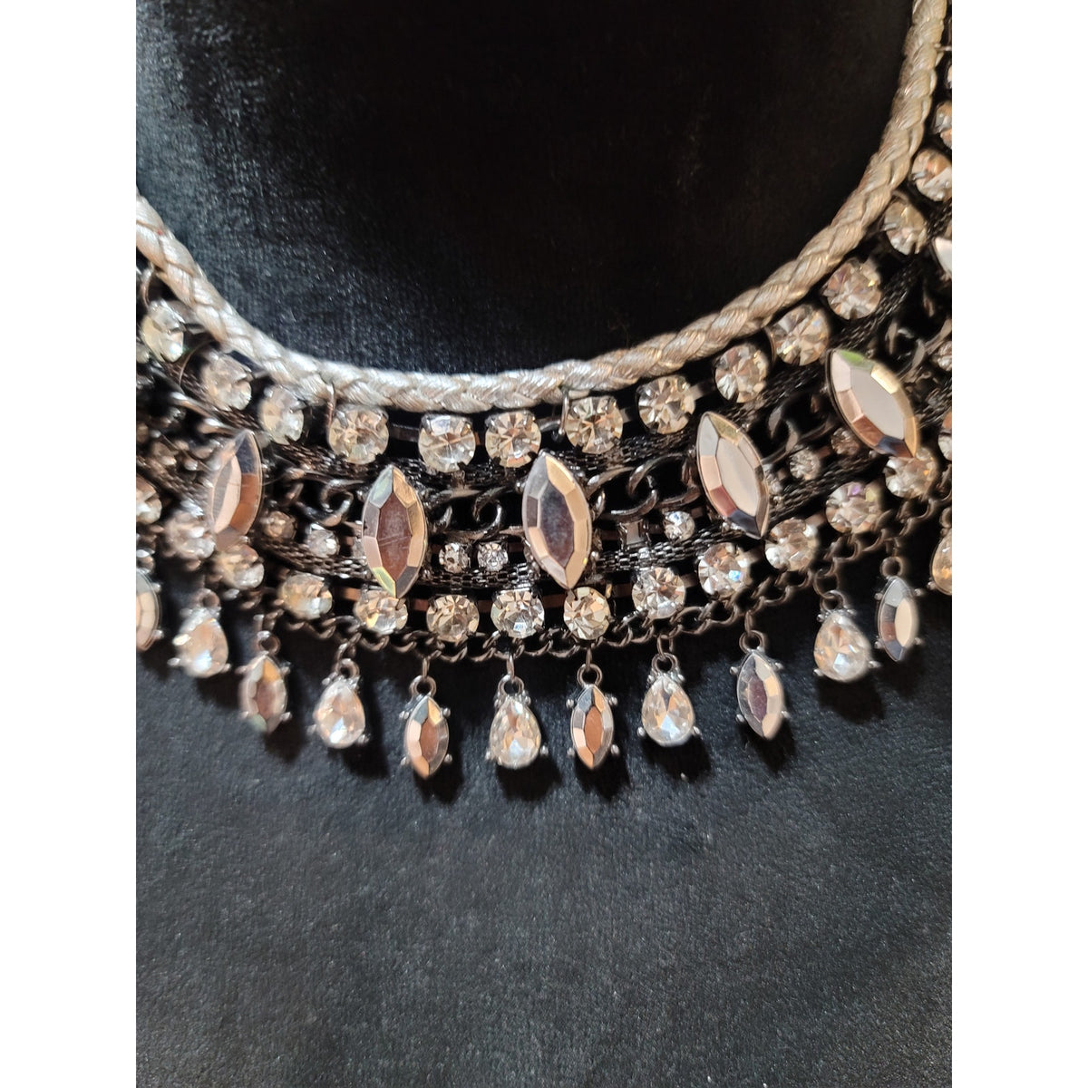 Women's Statement Rhinestone Choker And Necklace With Adjustable Chain Lock