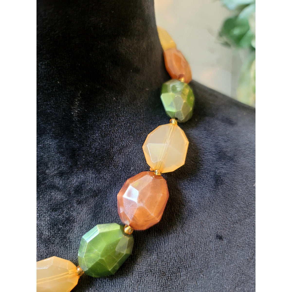 Vintage Lightweight Faceted Lucite Bead Necklace Green Amber Honey Statement