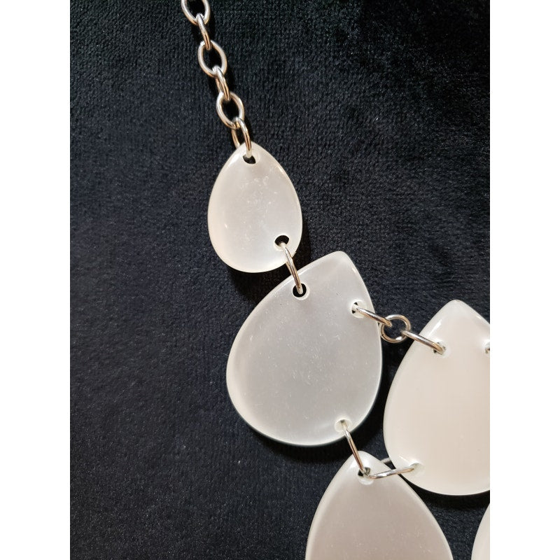 Womens Fashion Silver Tone White Acrylic Bubble Chunky Teardrop Linked Necklace
