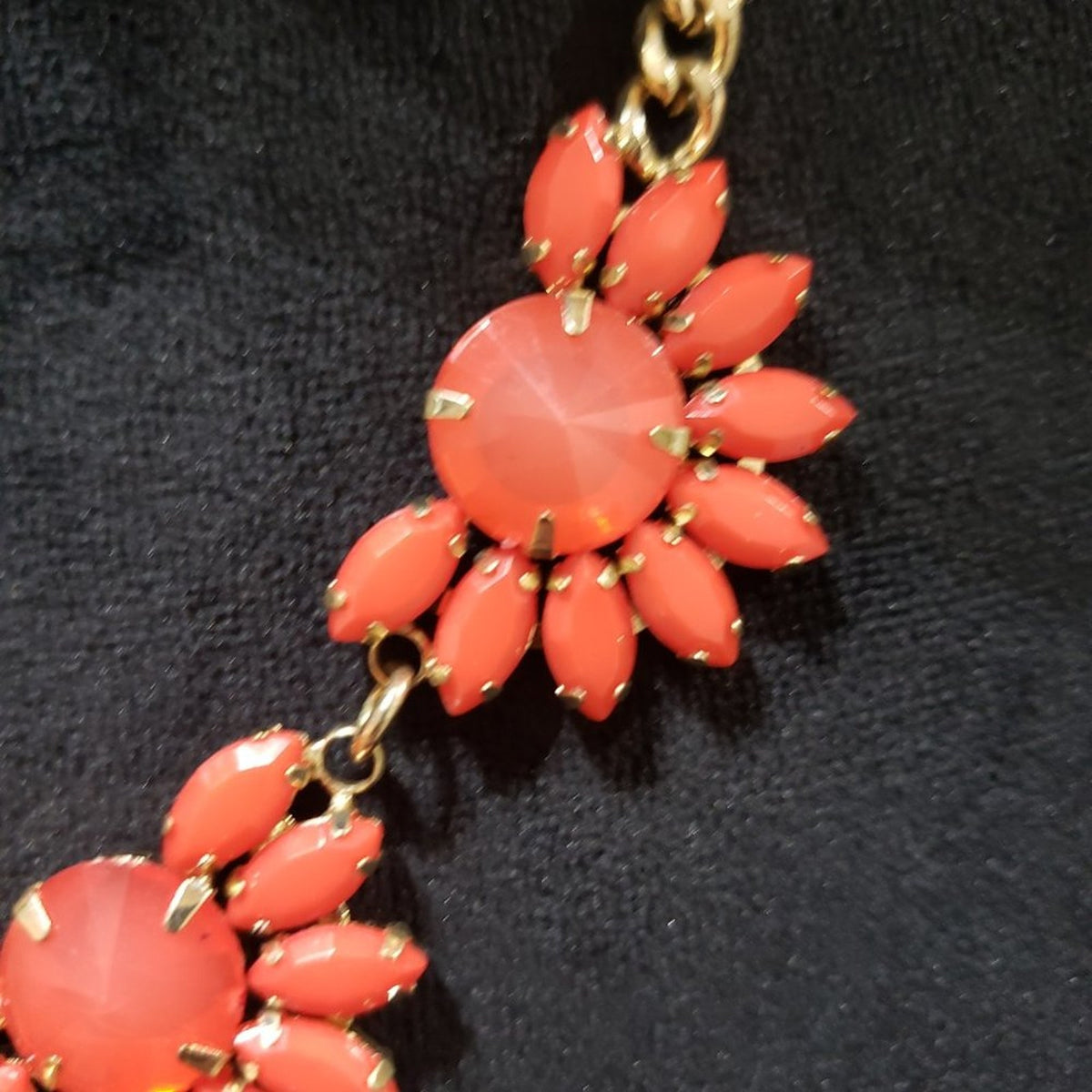 Womens Fashion Gold Tone Rhinestone Neon Pink Wide Chain Statement Necklace