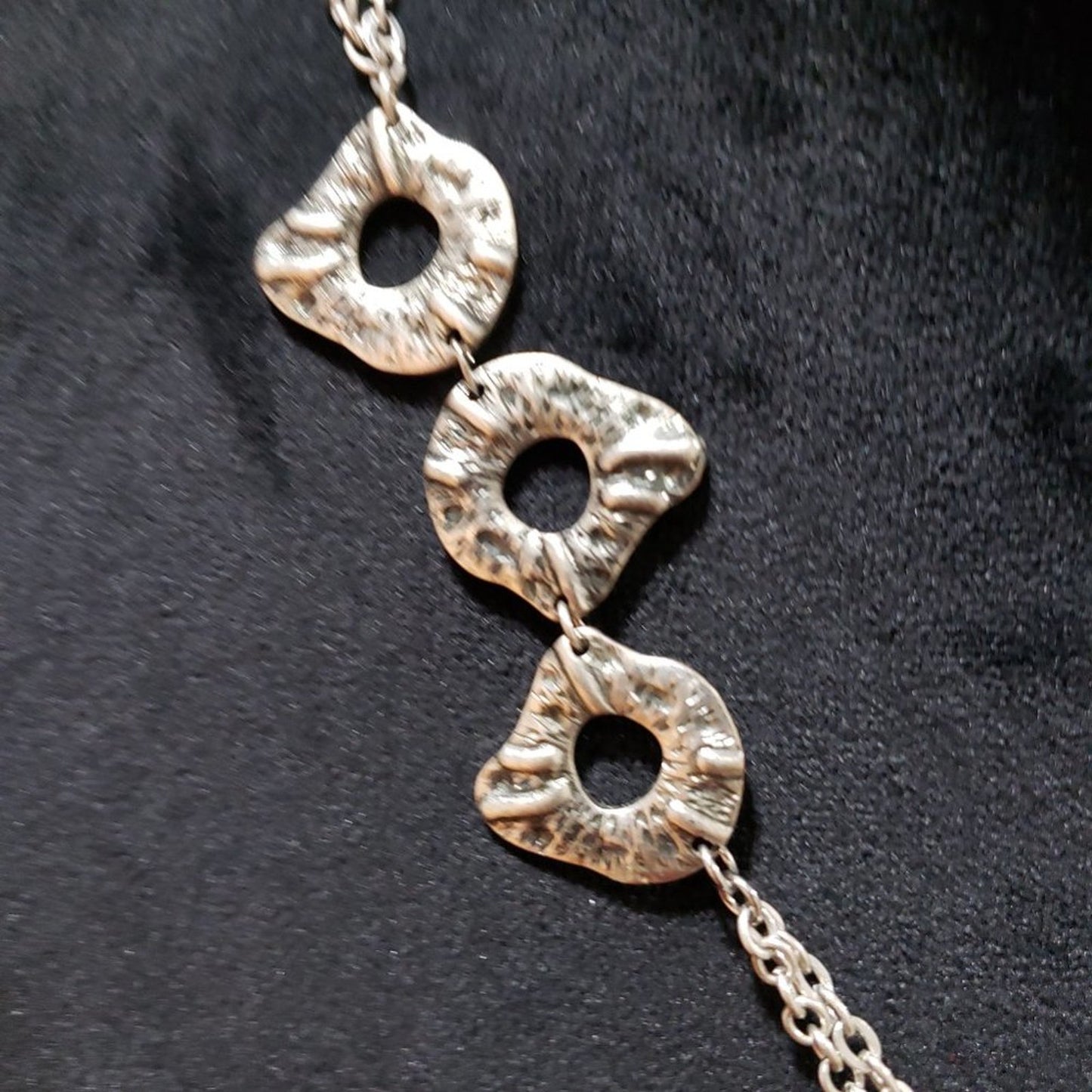 Womens Fashion Reticulated Silver Collar Necklace with Lobster Clasp