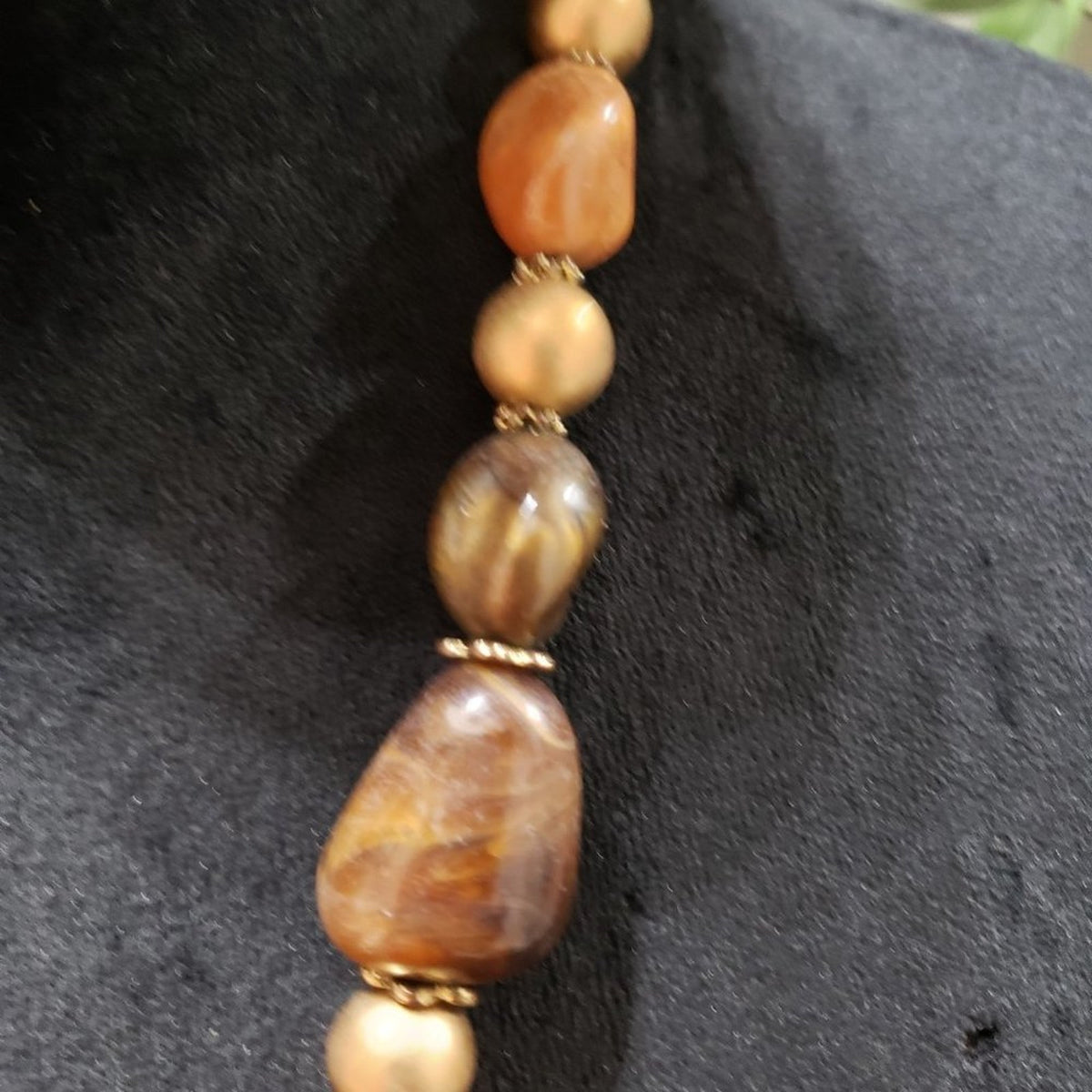 Women Fashion Yellow Carved Tigers Eye Beads Collar Necklace with Lobster Clasp