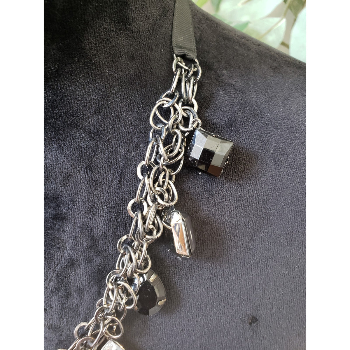 Women Gun Metal Multi-Shaped Resin Black Beads Crystal Charm Necklace Adjustable
