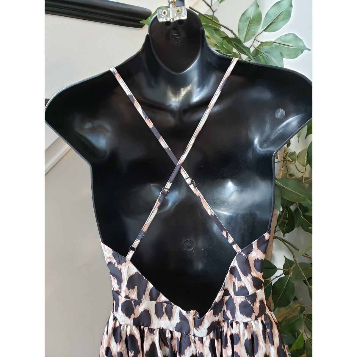 SHEIN Long Maxi Dress Womens Size 2 Black & Beige Leopard Plunge Neck Sleeveless