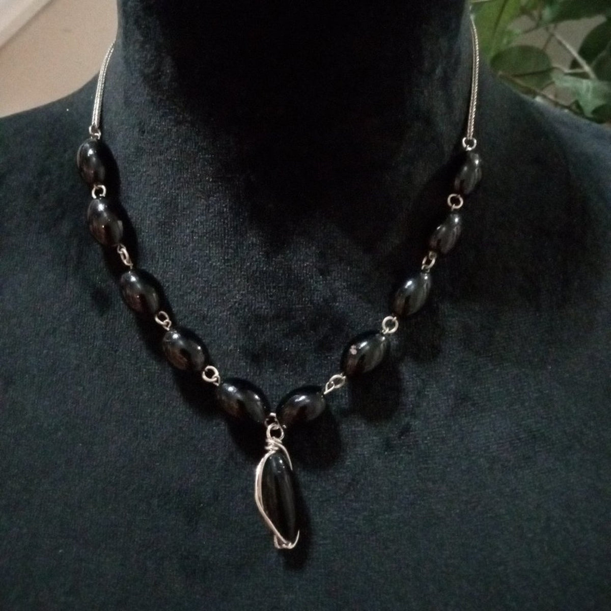 Women Fashion Chunky Black Rhinestones Beaded Collar Necklace with Lobster Clasp
