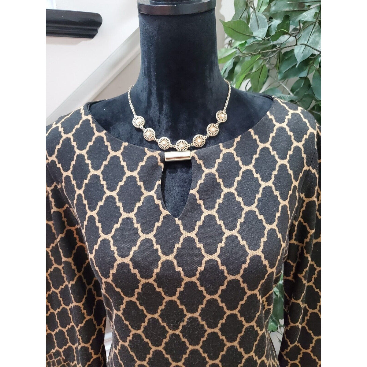Ronni Nicole Women's Black Polyester Round Neck Long Sleeve Knee Length Dress 12
