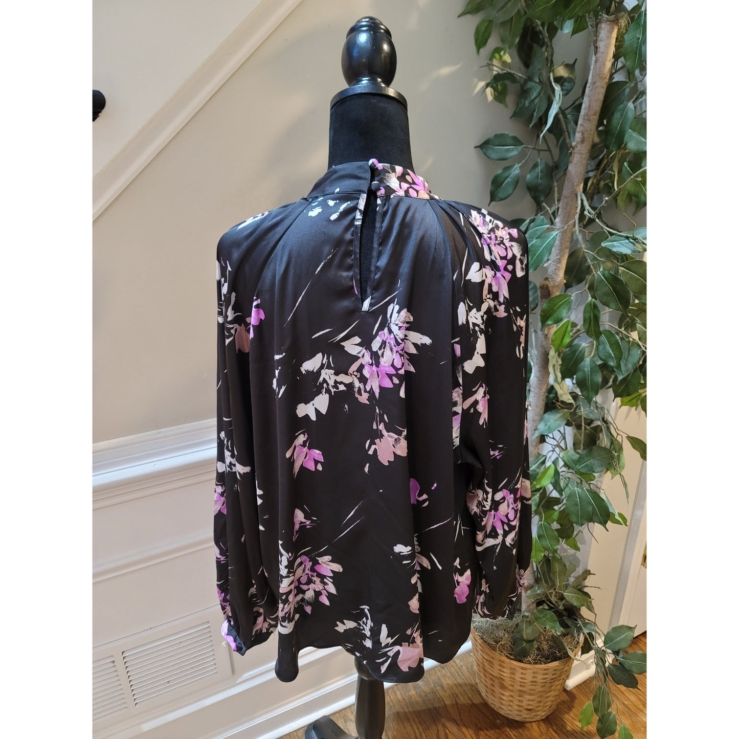 Worthington Blouse Women's Size Large Black Pink Floral Long Sleeve Top