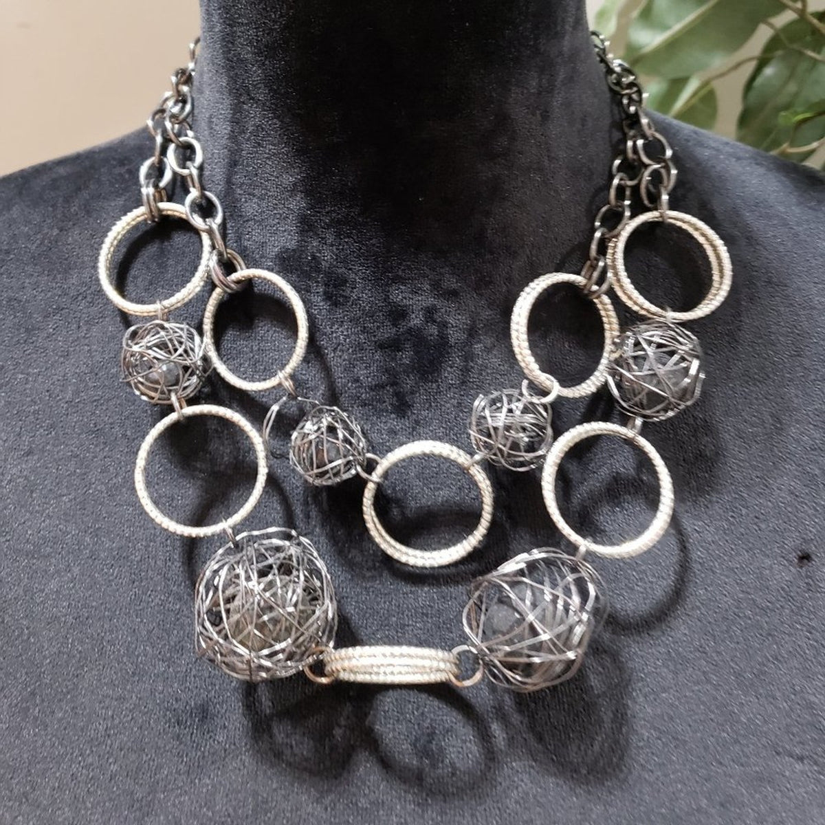Women Fashion Silver Plastic Balls Wire Circles Collar Necklace w/ Lobster Clasp