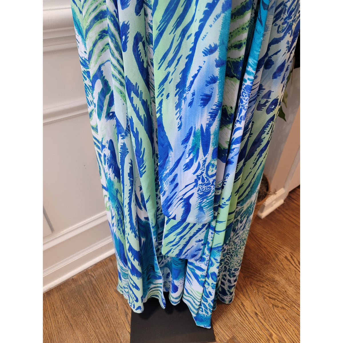 Olivaceous Maxi Dress Women's Small Cyber Light Frond Grove Sleeveless Party
