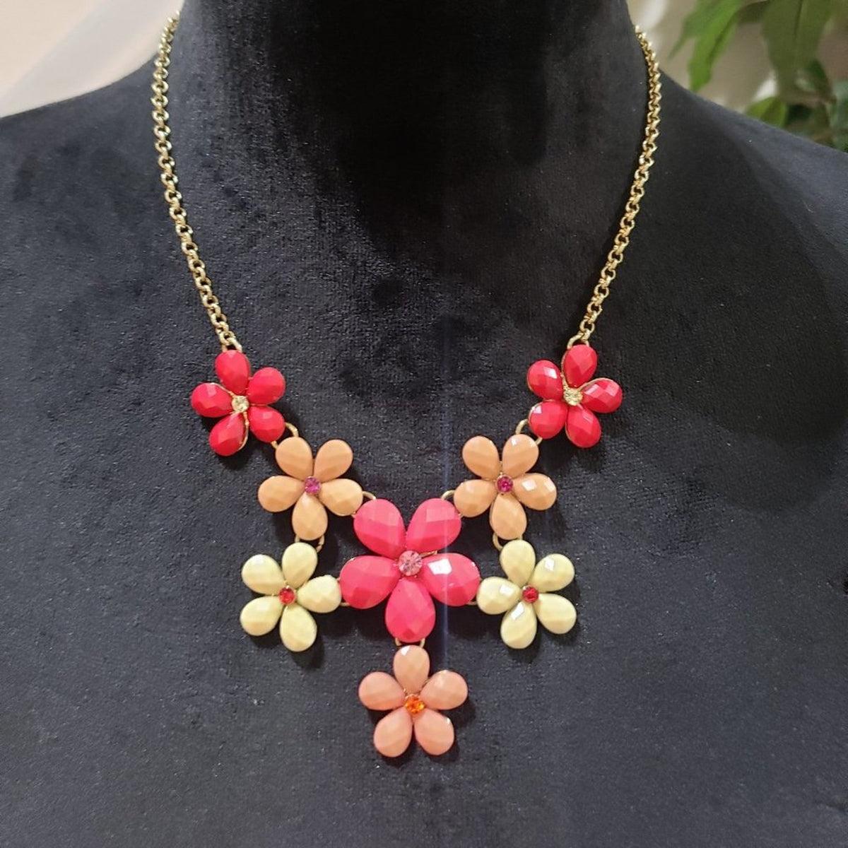 Womens Fashion Beaded Mixed Diamante Flower Choker Necklace w/ Lobster Clasp