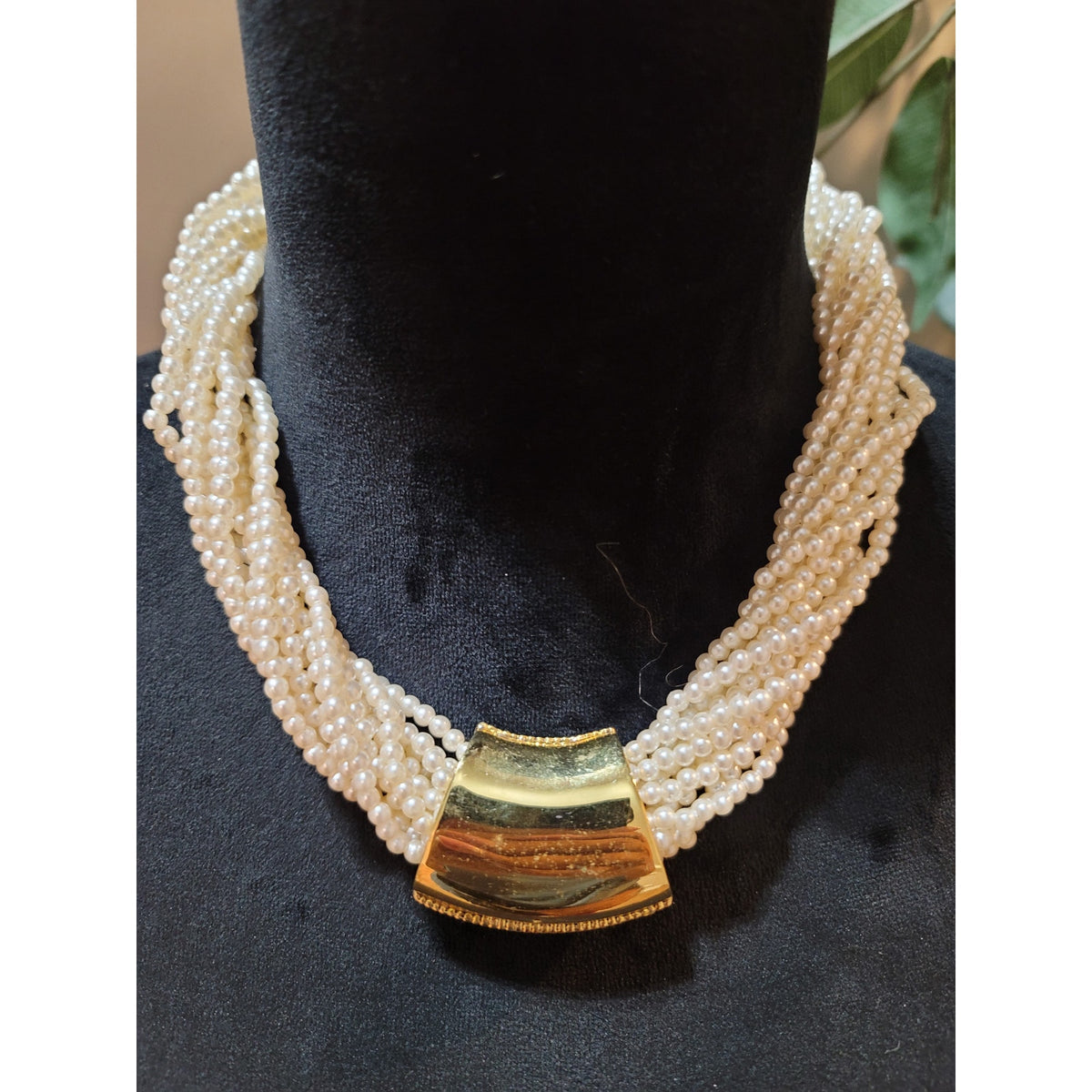 Women's Multi Strand Pearl Necklace With Cameo Pendant And Lobster Clasp Lock