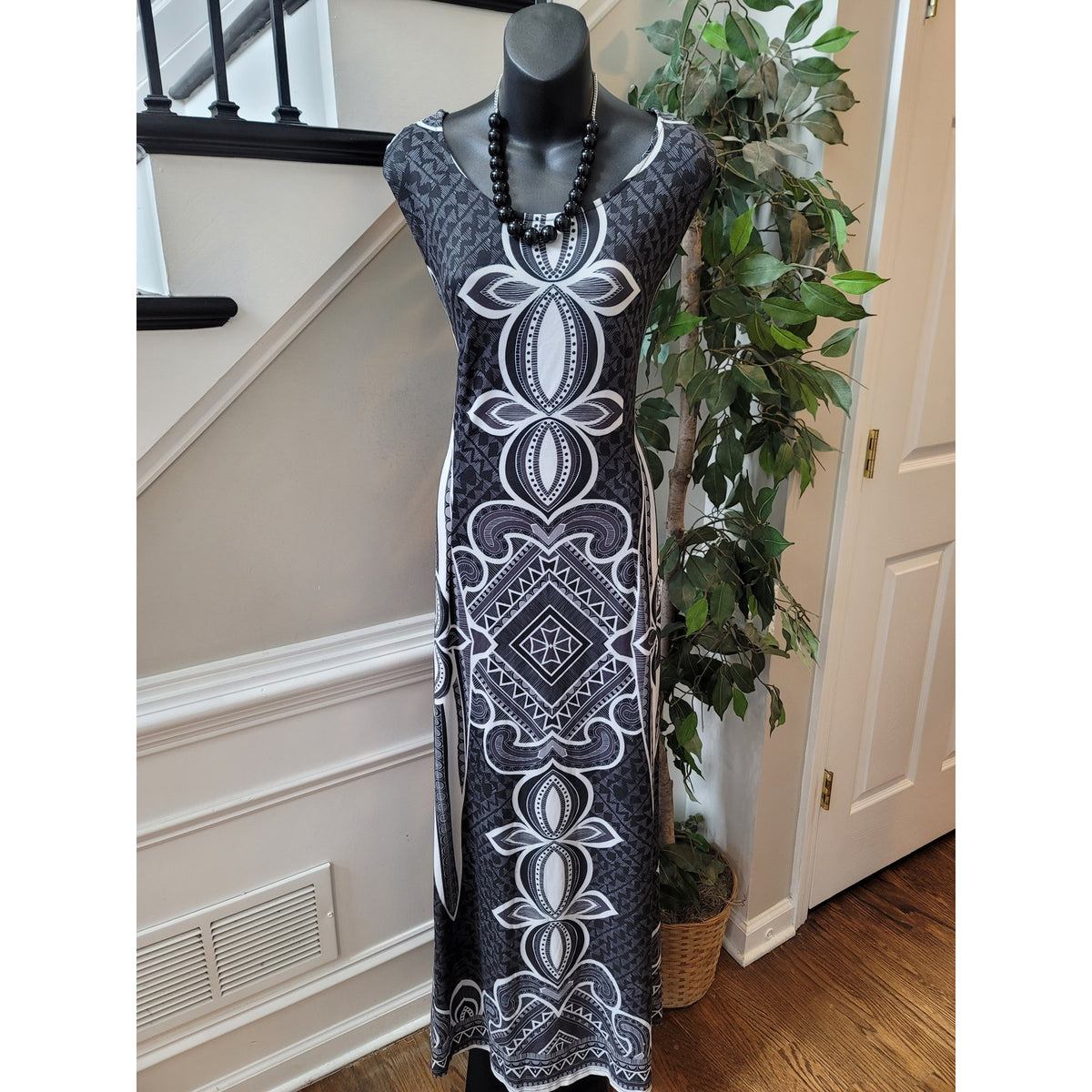 R&B Tank Maxi Dress Womens 2X Black White Stretch Polynesian Tribal Scoop Casual
