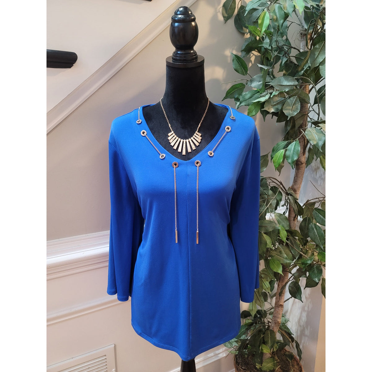 Chicos Blouse 2L Royal Blue Stretch Gold Tassel V-Neck Hi-Low Hem Pullover Party