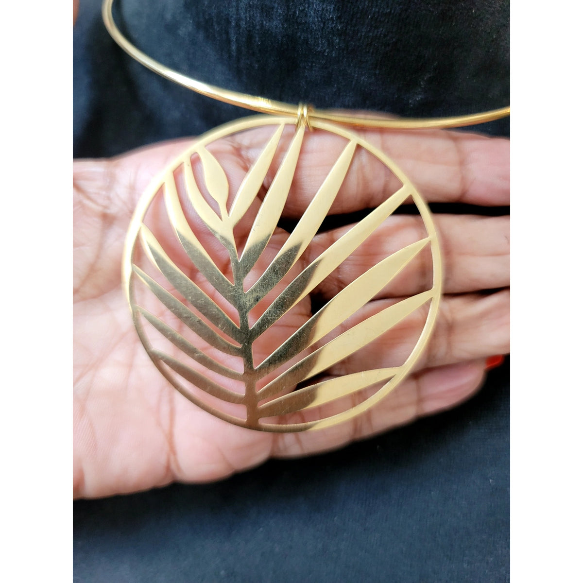 Gold Tone Palm Leaf Cutout Pendant Necklace Minimalist Modern Statement