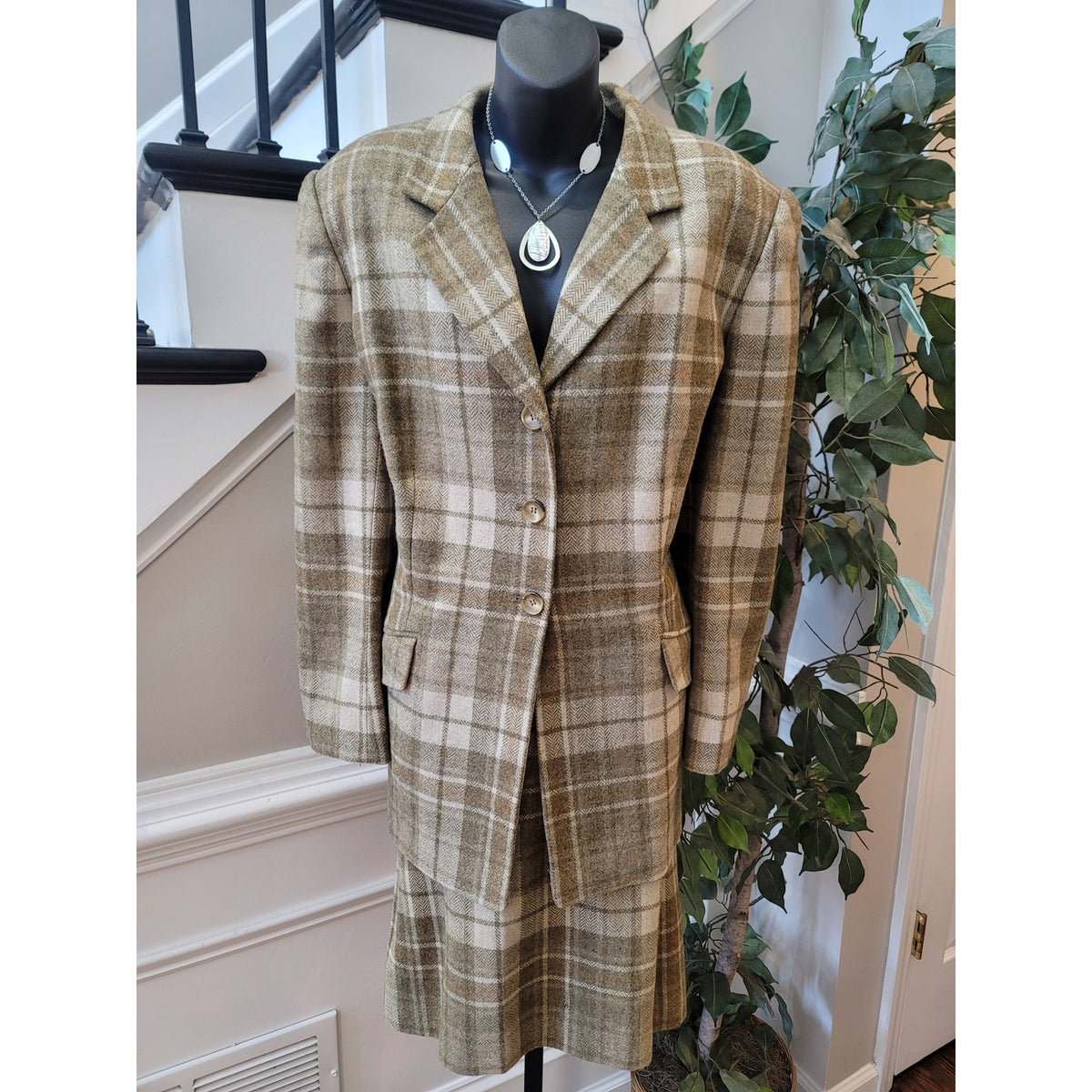 Jones New York Skirt Suit Women's SZ 16W Olive Green Herringbone Plaid Blazer