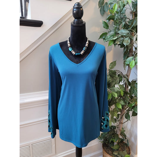 Joan Boyce Blouse Women's Size 1X Peacock Blue Polyester V Neck Embroidered