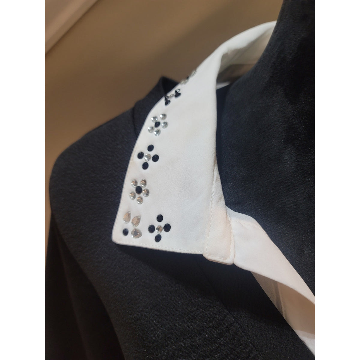 Adrianna Papell Twofer Top Women's Size 1X Black Ivory Rhinestone Embellished