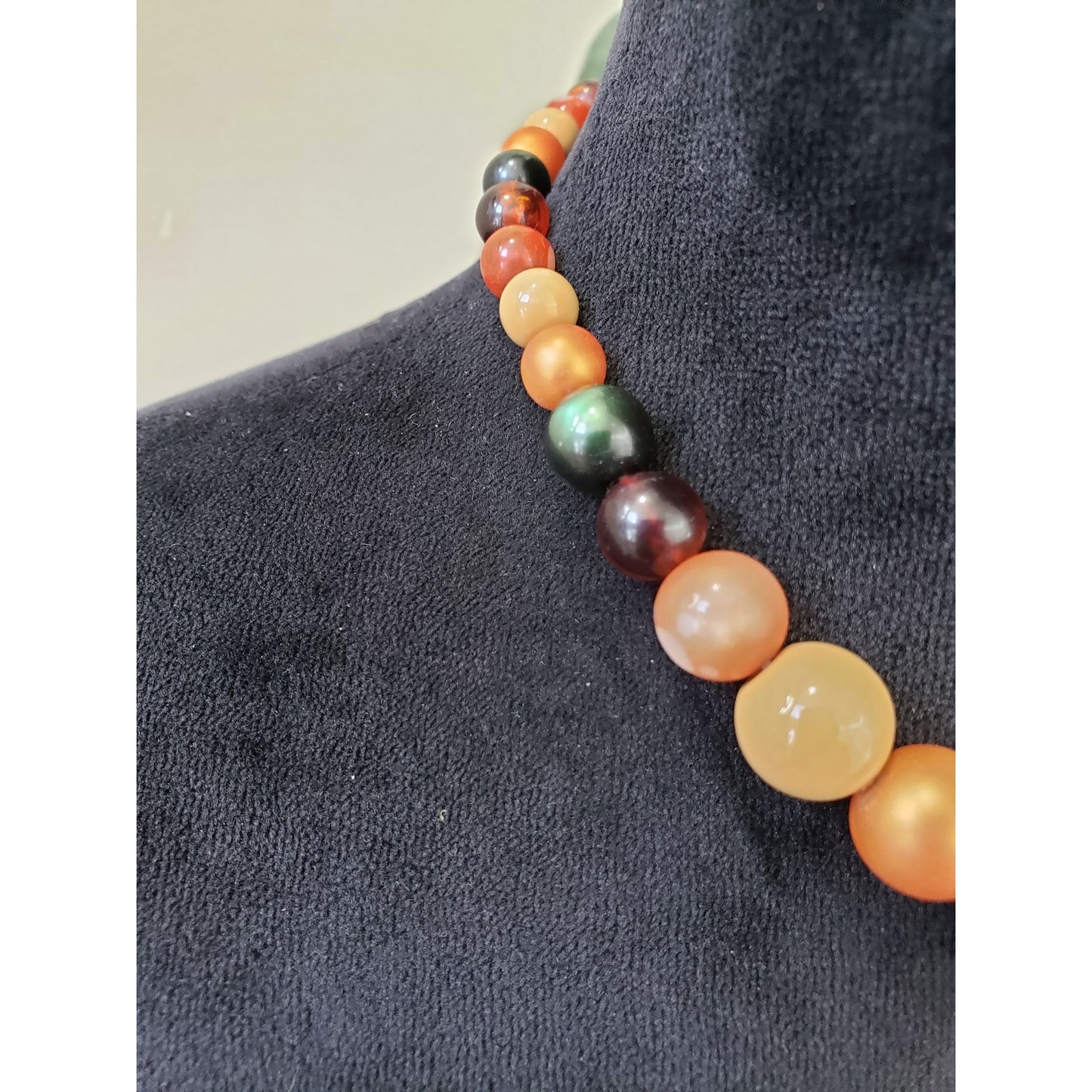 Women's Fashion Multi-Color Smooth Round Stone Collar Necklace with Hook & Eye