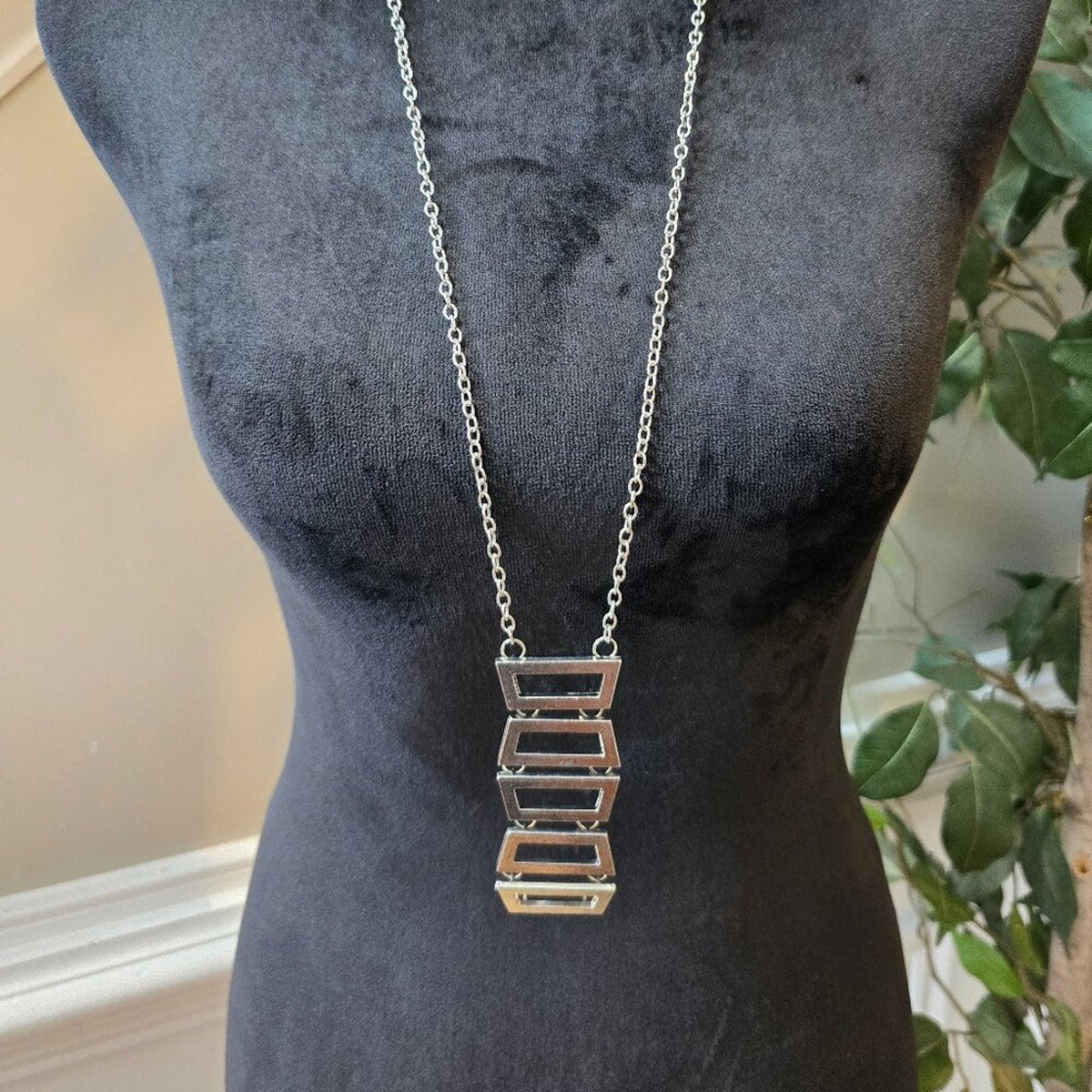 Womens Five Chunky Silver Frame by Frame Pendant Necklace with Lobster Clasp