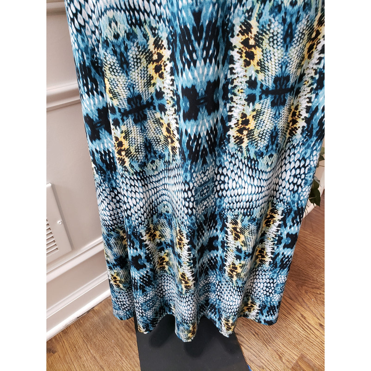 Ashley Stewart Maxi Dress Women XL Blue Black Snake Print Stretch Wrap Belted