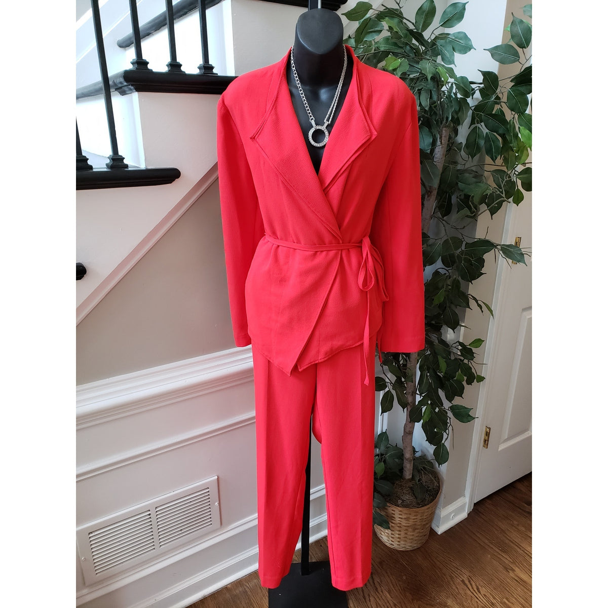 7th Avenue 2 Piece Suit Womens L/14 Red Pockets Slim Fit Notch Lapel Tie Waist
