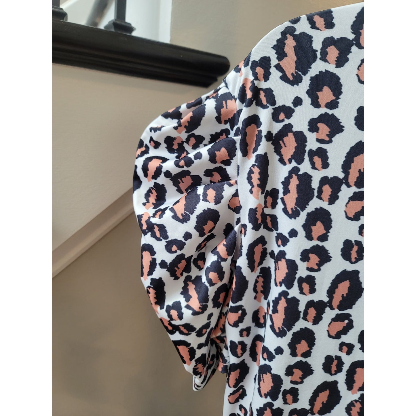 Leopard Print Midi Dress Women Size Medium White Black Pink Stretchy Ruffle