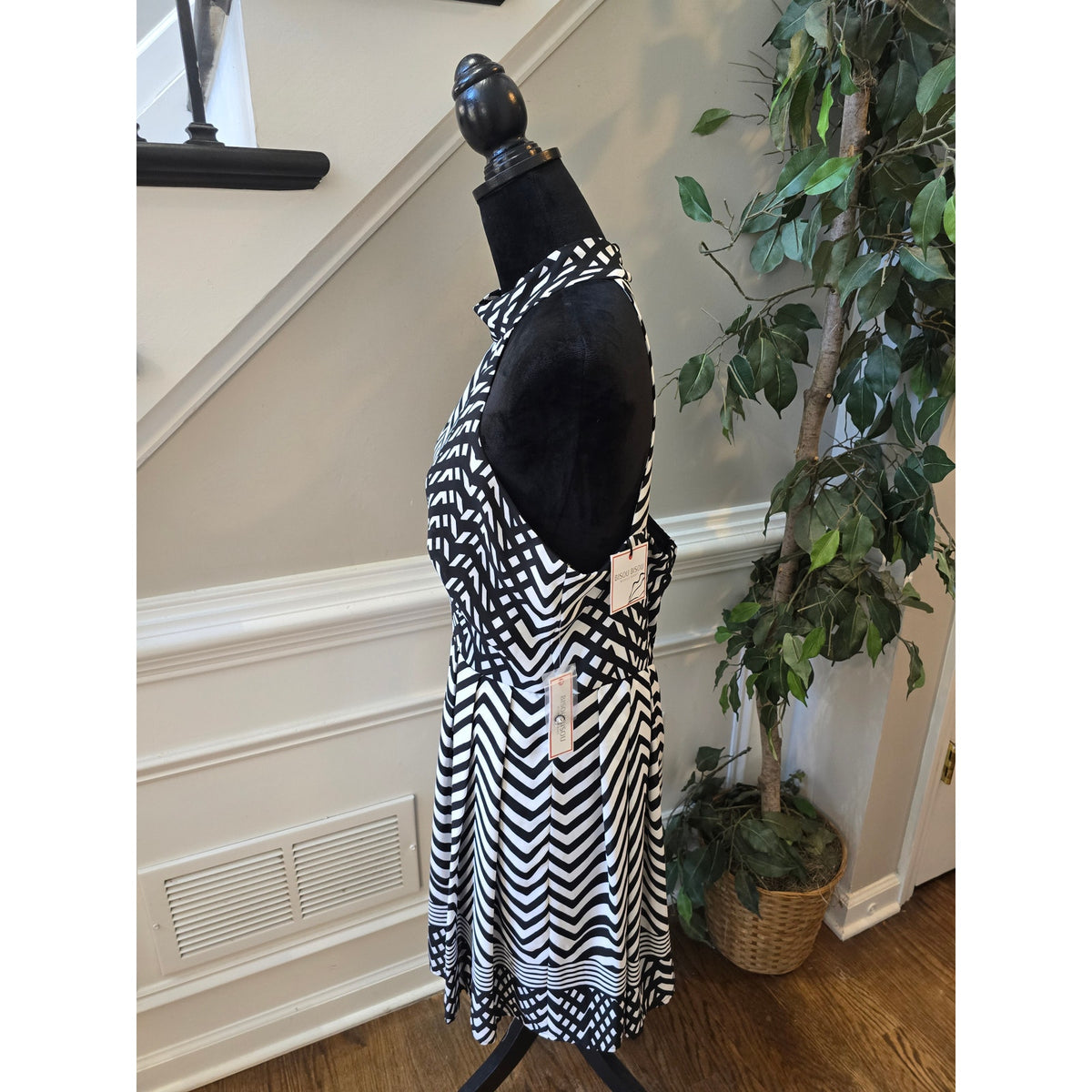 Bisou Bisou A-Line Dress Women SZ 16 White/Black Chevron Halter Neck Back Zipper