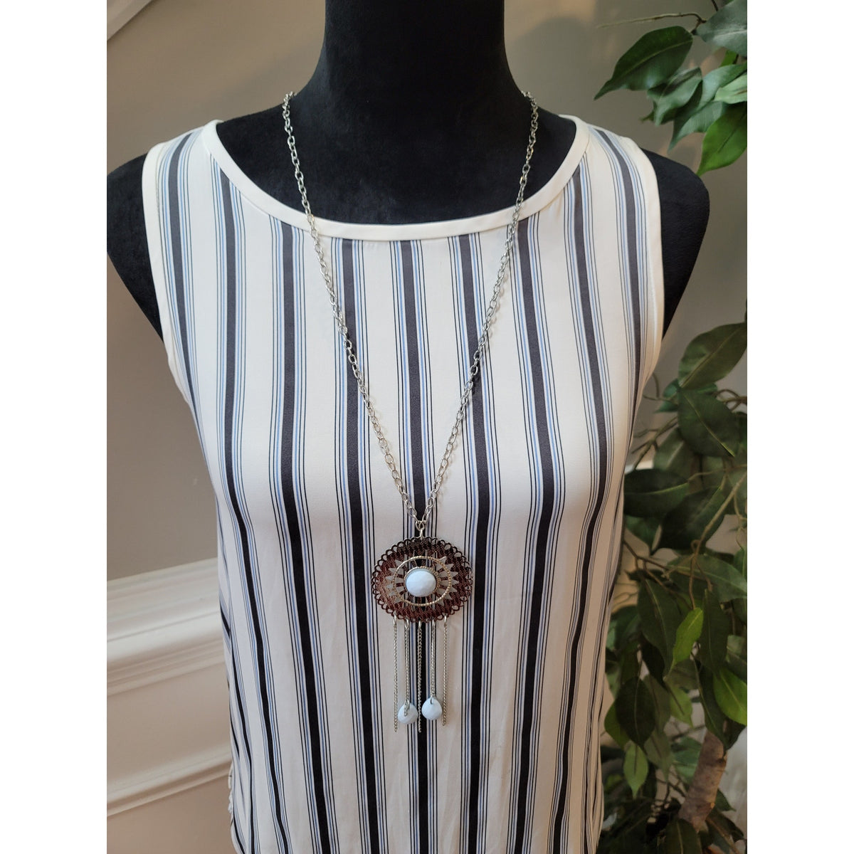 Loft Ann Taylor Tank Top Women's Medium White/Blue Vertical Striped Round Neck