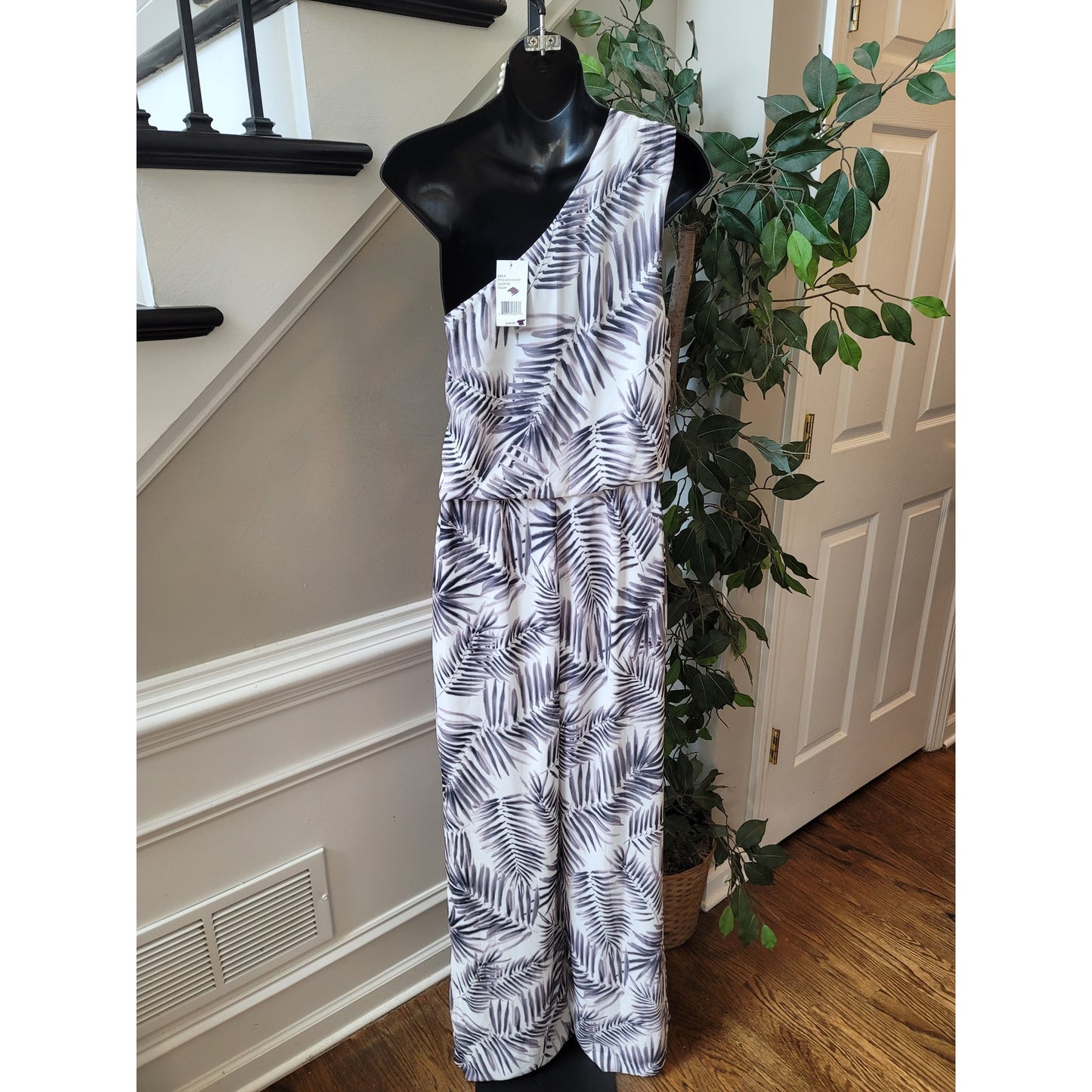 Sam Edelman One Shoulder Romper Women Size 4 White Black Leaf Print Elegant