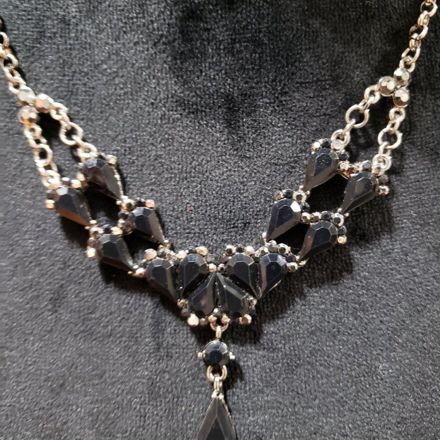 Womens Fashion Black Amethyst-Tone Chain Collar Necklace with Lobster Clasp