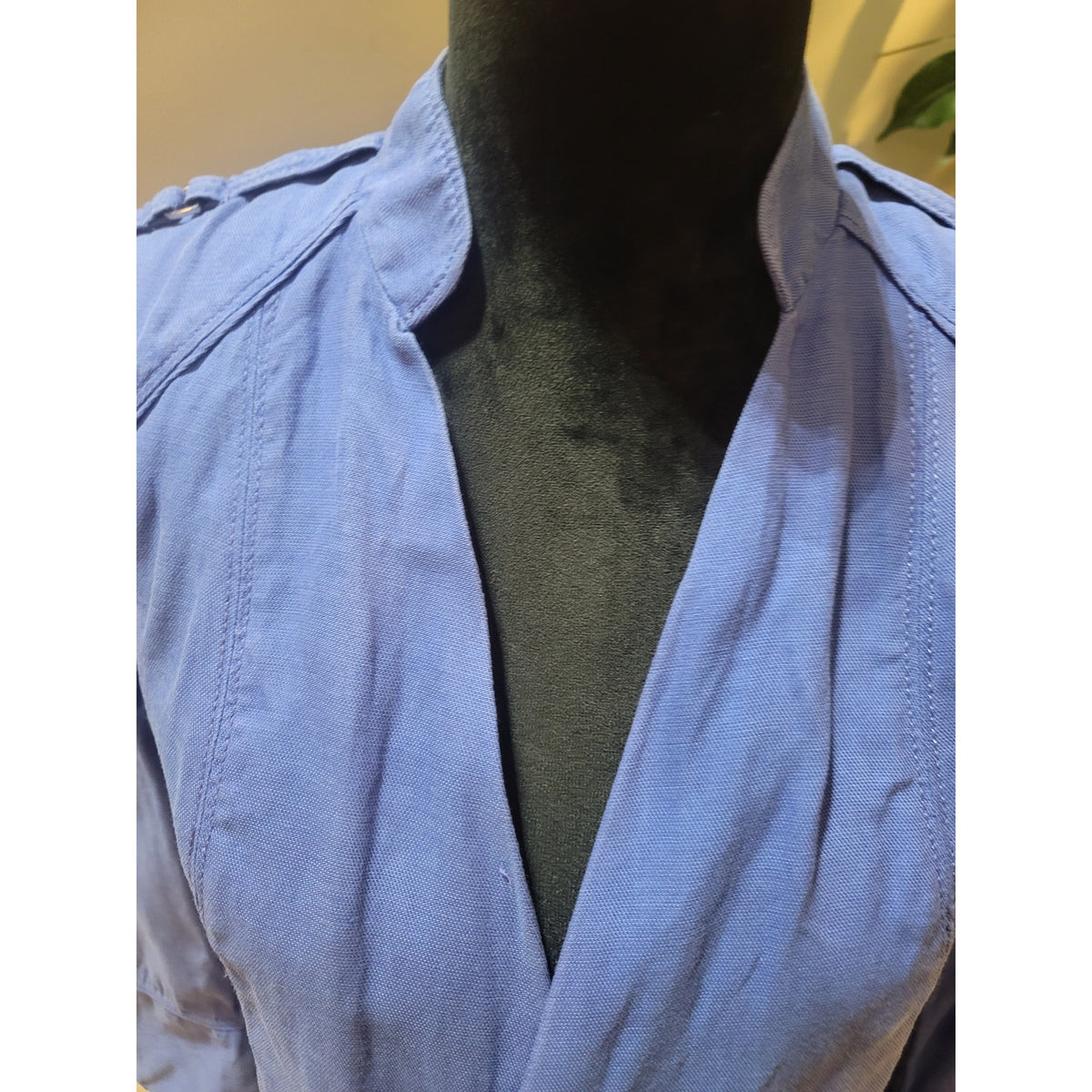 White House Black Market Cropped Jacket Women's Size 2 Blue Military Shoulder