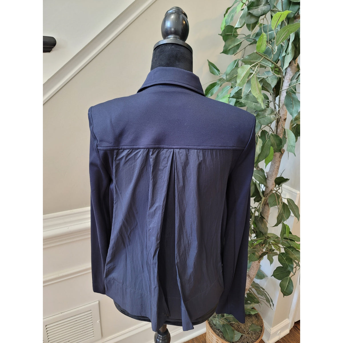 Cabi Moto Jacket Women's Small Navy Pleated Back Asymmetrical Zip Multi Pockets