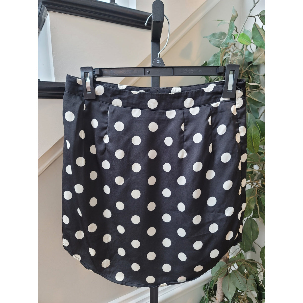 Nasty Gal Mini Skirt Women's Size 4 White/Black Polka Dot Curved Hem Fully Lined