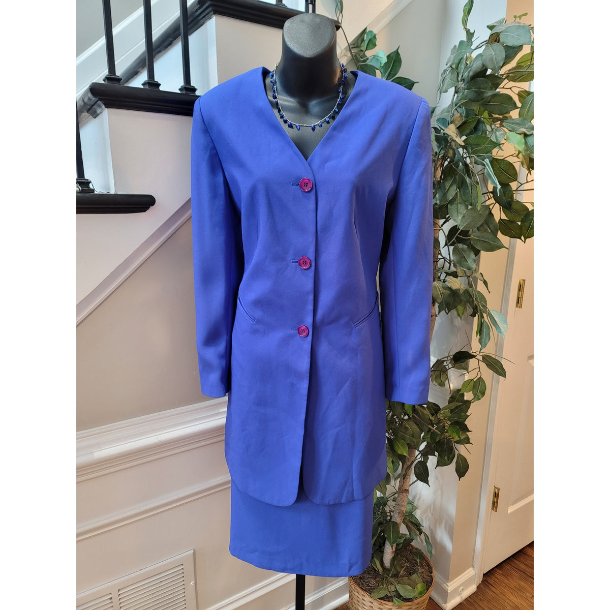 Justin Taylor Skirt Suit Women's SZ 8 Blue Button Front Fully Lined Welt Pockets