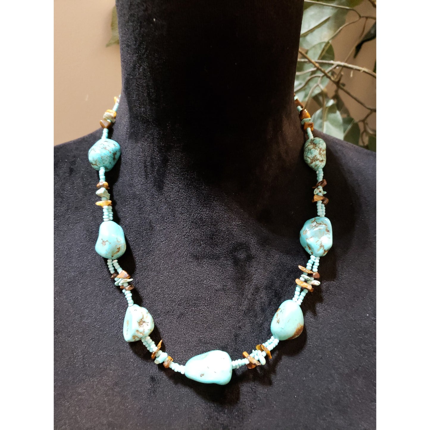 Women Chunky Simulated Turquoise Stones Seed Beads Statement Necklace w/ Lobster