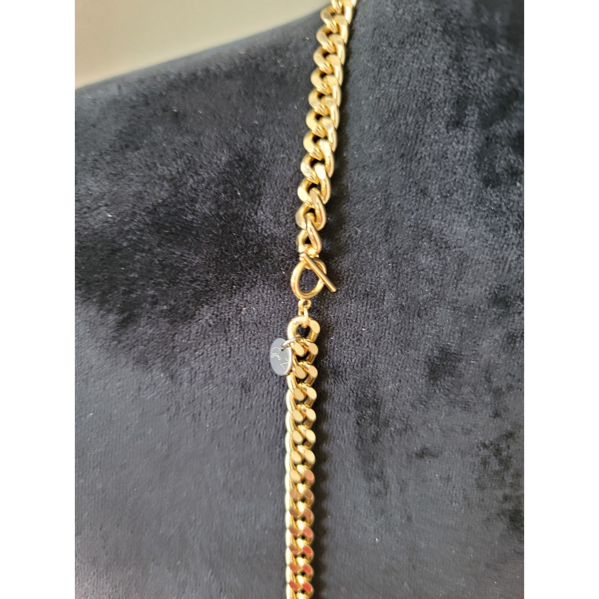 Gina Z Gold Cuban Chain Necklace With Angel Coin Pendant And Toggle Lock Jewelry