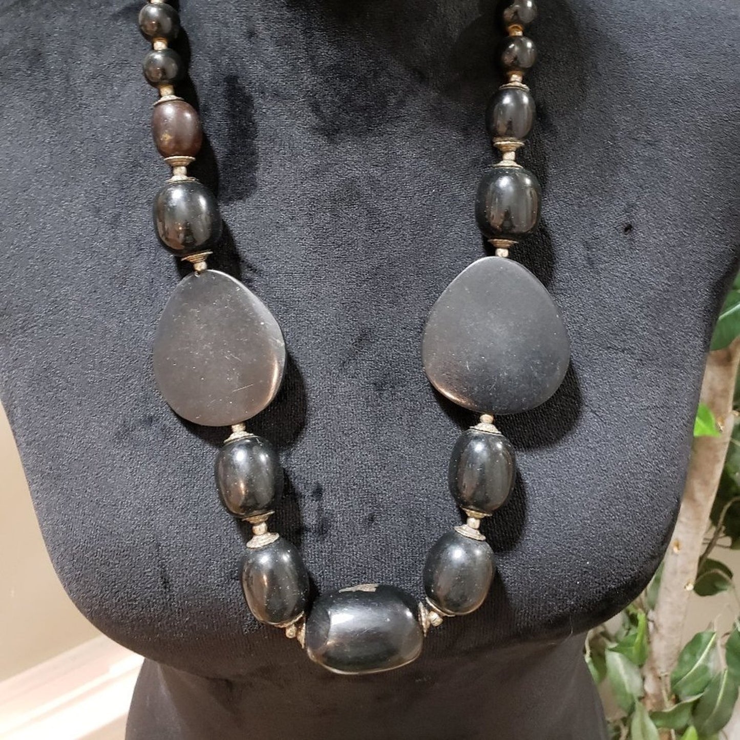 Womens Fashion Chunky Black Mottled Ceramic Beaded Collar Necklace w/ Hook & Eye