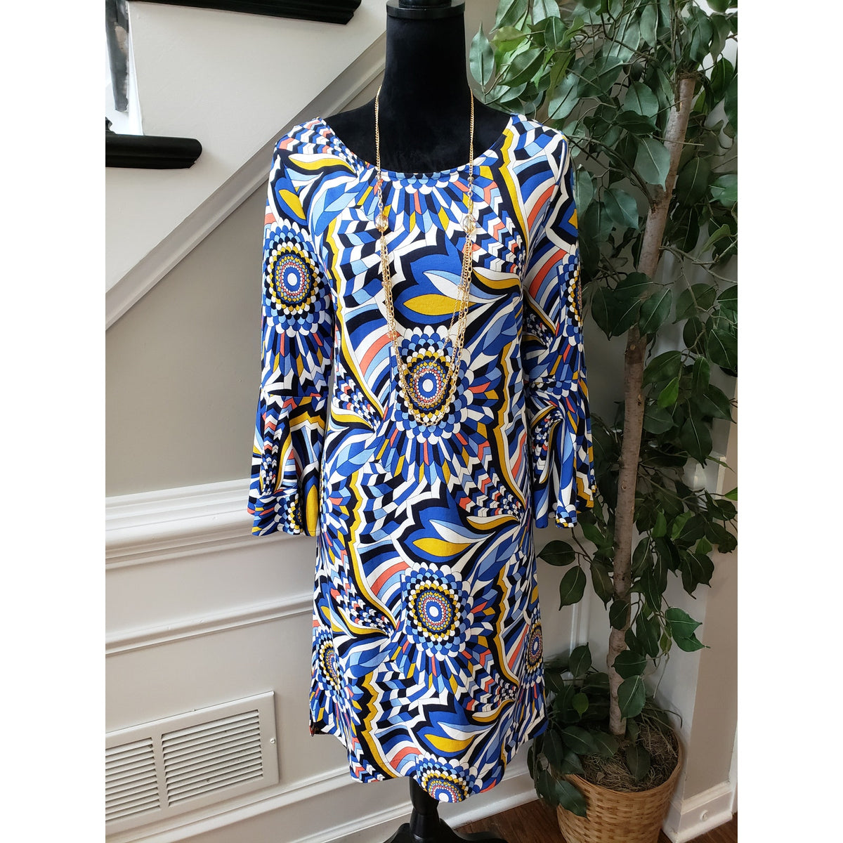 Crown & Ivy Sheath Dress Womens Large Multi Geo Print Rayon Long Sleeve Back Zip
