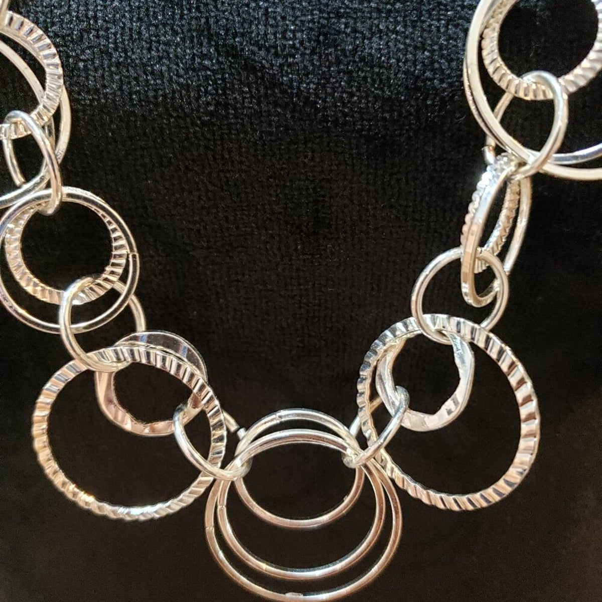 Womens Fashion Daisy Fuentes Gold Color Circular Links Necklace w/ Lobster Clasp