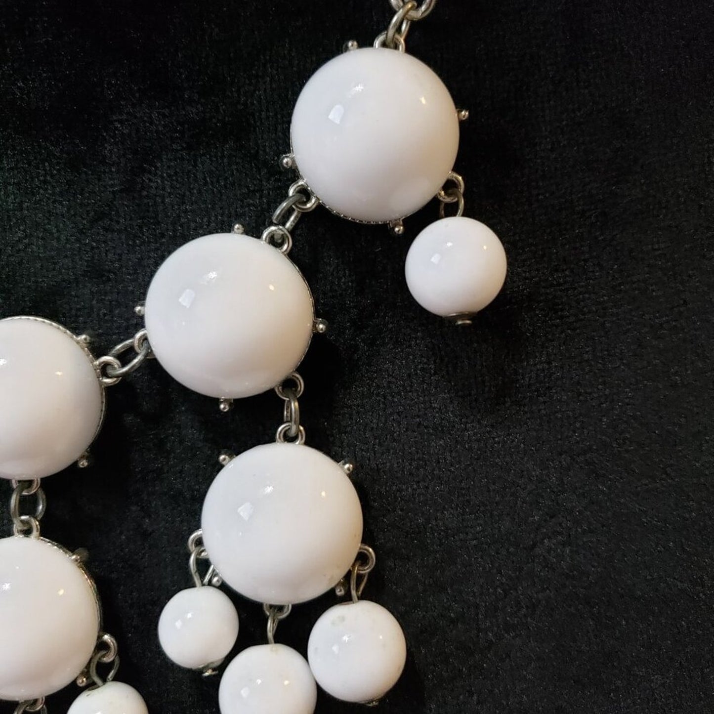 Women White Pearl Round Beaded Bib Statement Necklace Jewelry with Lobster Clasp