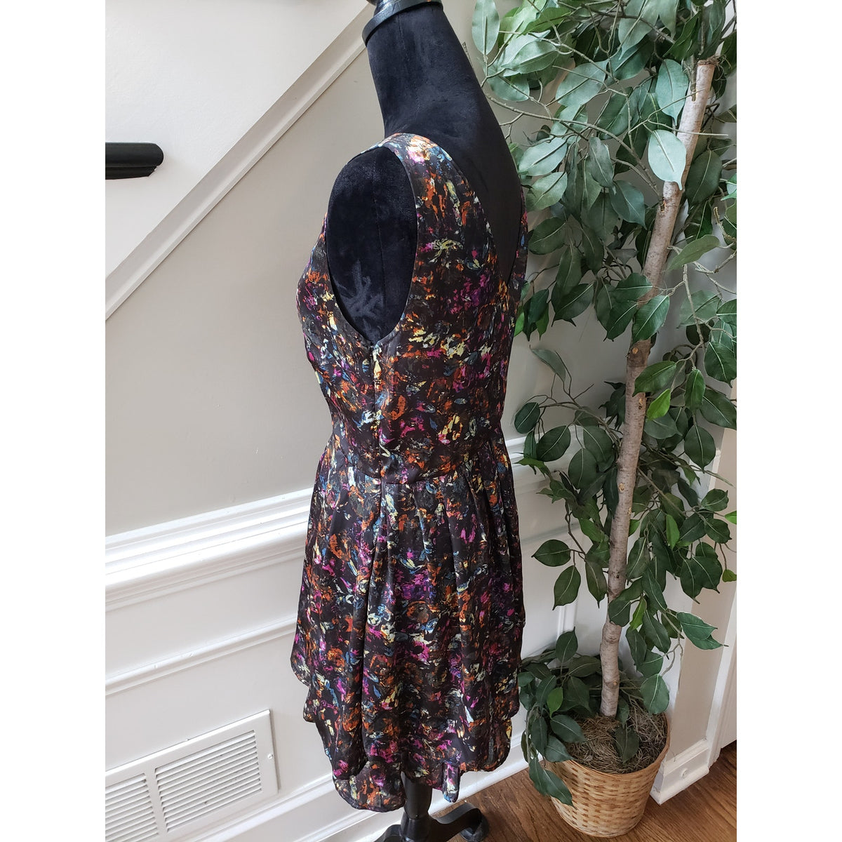 JACK Sheer Dress Womens M Black Geo Print Lined Pleated Fit & Flare Wide Strap