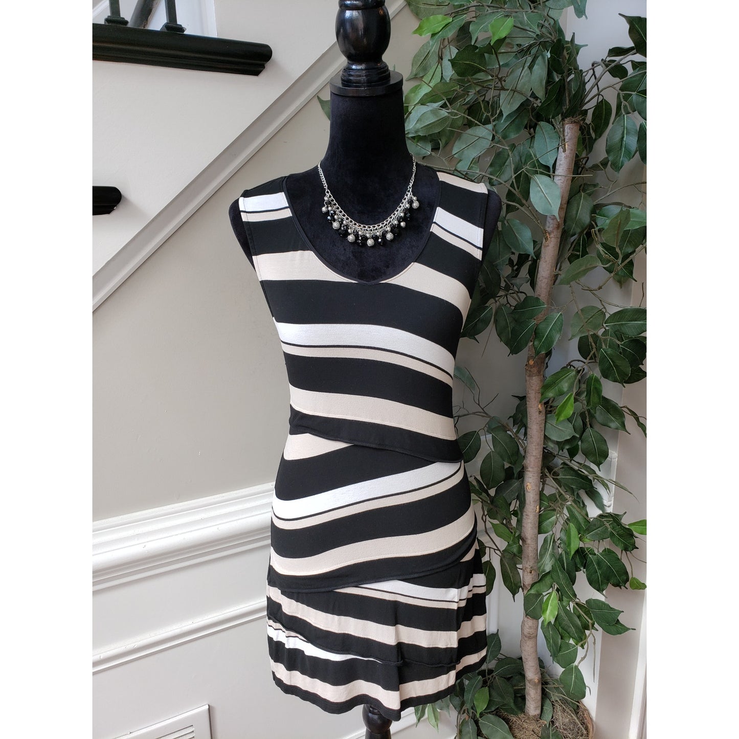 White House Black Market Tunic Top Womens S White Striped Knit Dropped Waist