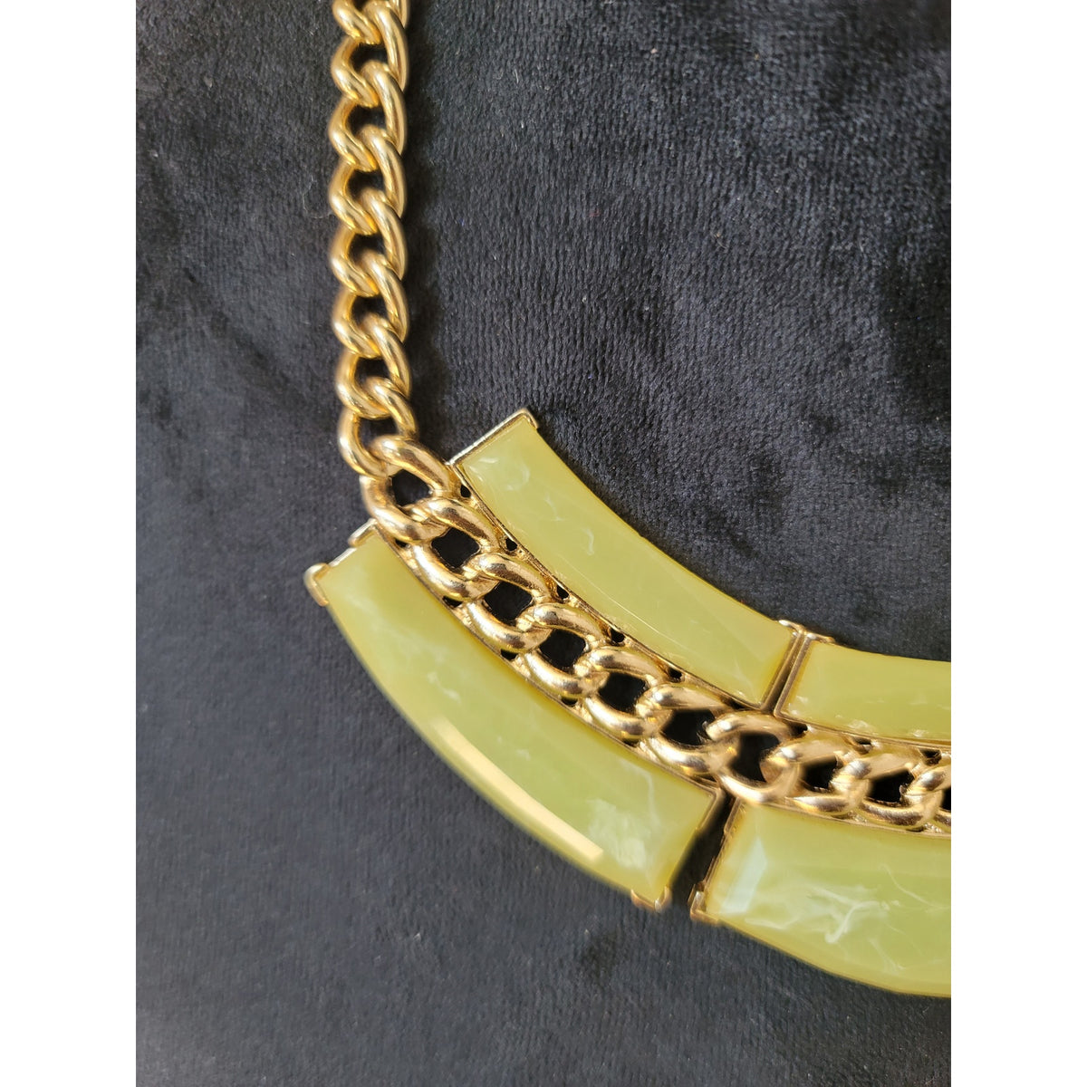 Women's Green Resin Statement Necklace With Gold Chain And Lobster Clasp Lock