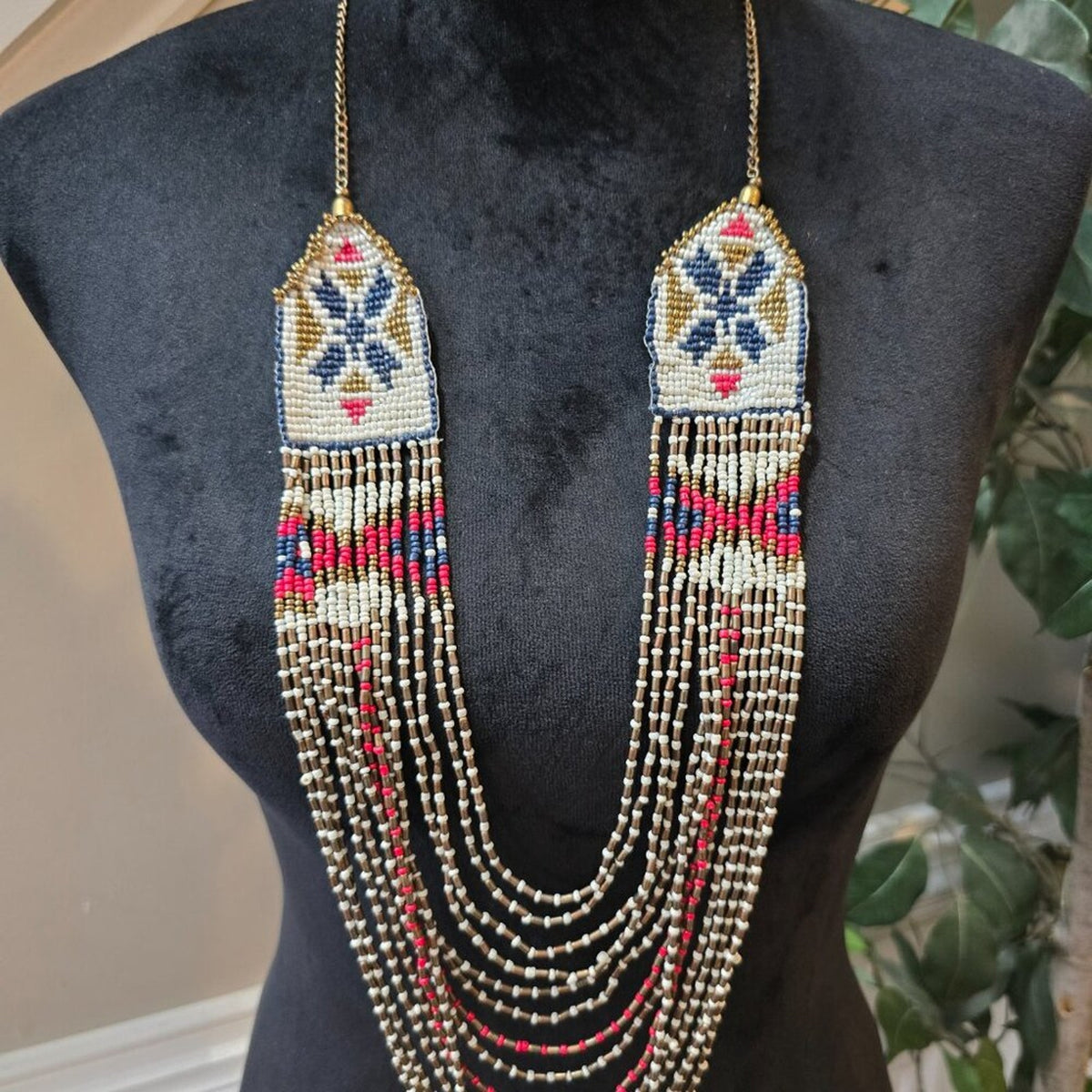RARE VTG Womens Multicolor Seed Beads Navajo Indian Necklace with Lobster Clasp