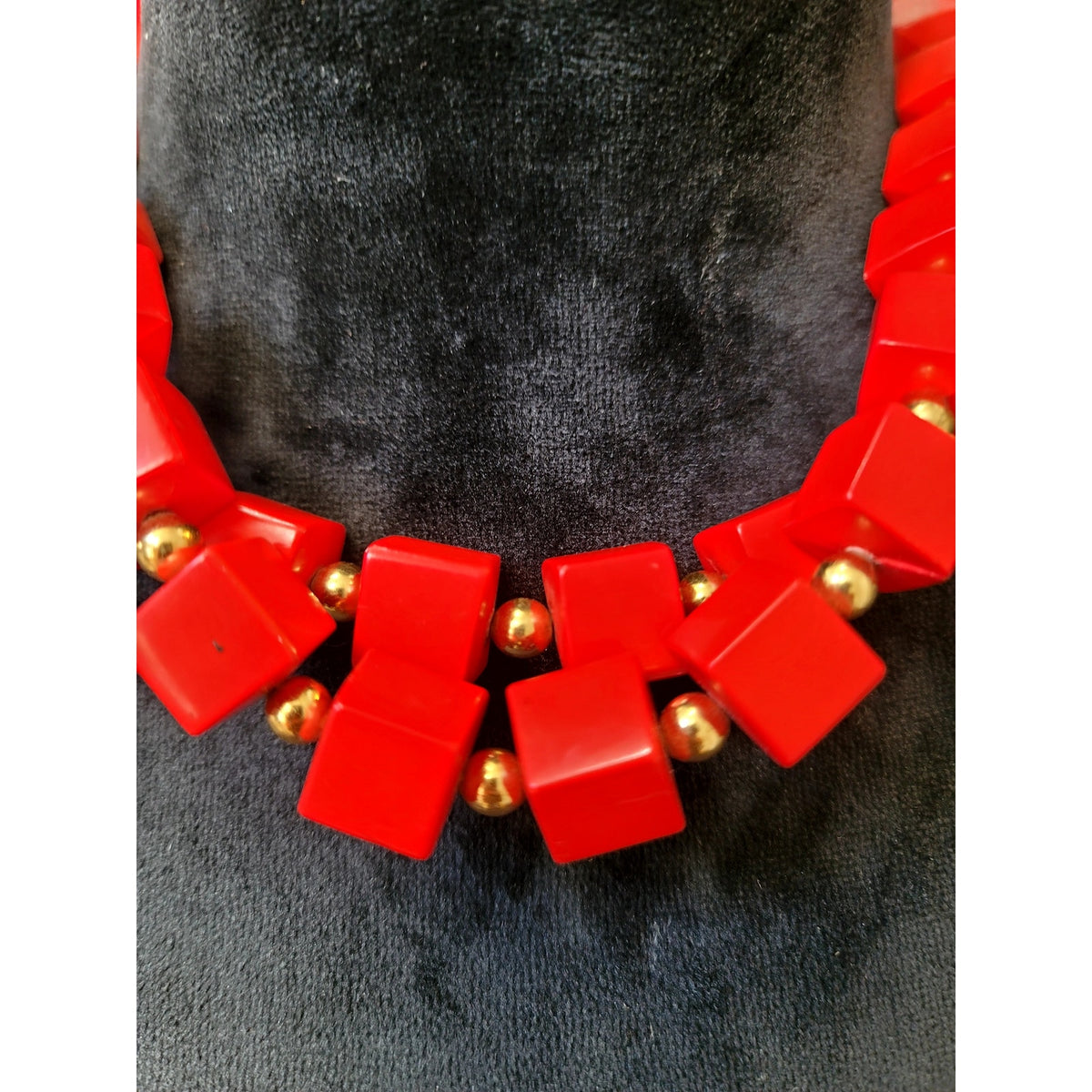 Red Geometric Lucite Statement Necklace Chunky Bib Collar Retro Fashion Jewelry